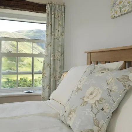 3 Bed In Newlands Valley Sz075 *