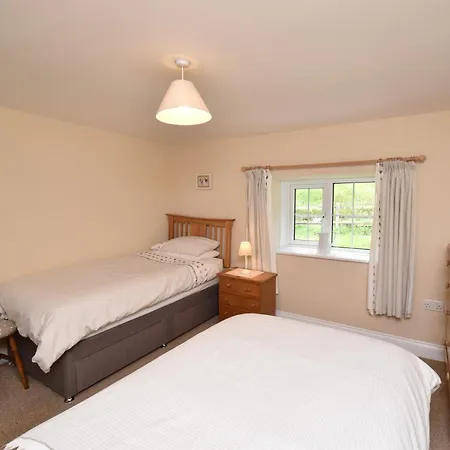 3 Bed In Newlands Valley Sz075